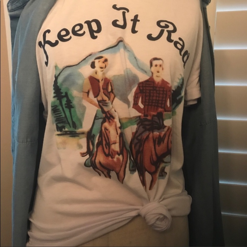 🦋 WESTERN THEME TEE SHIRT SIZE MEDIUM - Picture 5 of 6